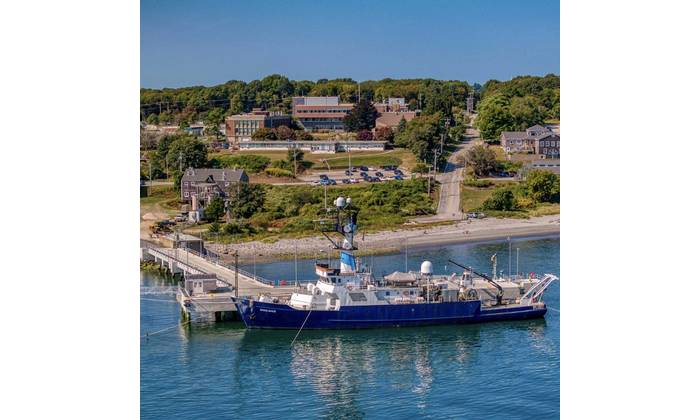 R/V Endeavor. Credit: URI Photo