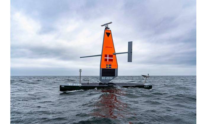 © Saildrone