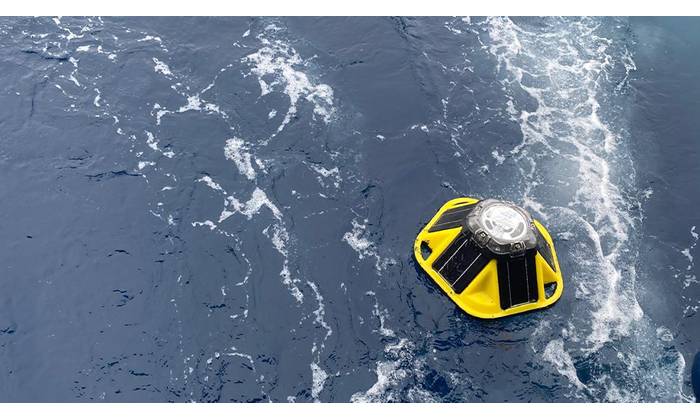 A small solar-powered wave buoy casts off into the ocean.
Source: UWA
