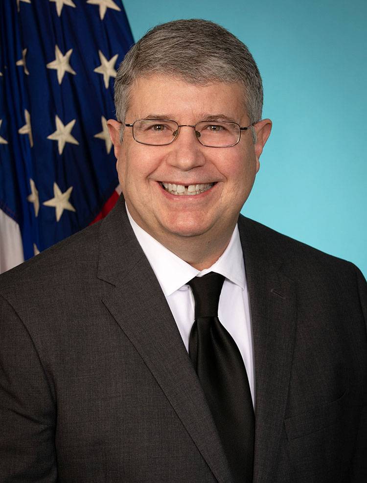 NUWC Division Newport Engineer Earns DON Superior Civilian Service Award