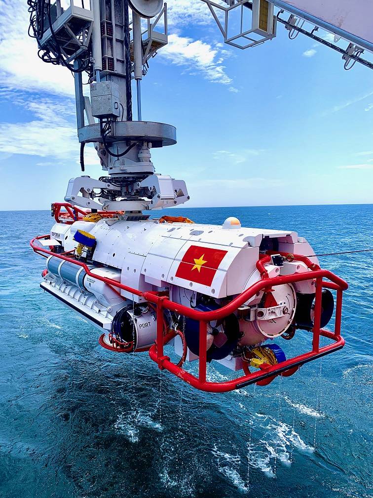 www.marinetechnologynews.com