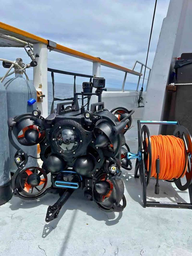 https://images.marinetechnologynews.com/images/maritime/w800/oceanbotics-162520.jpeg