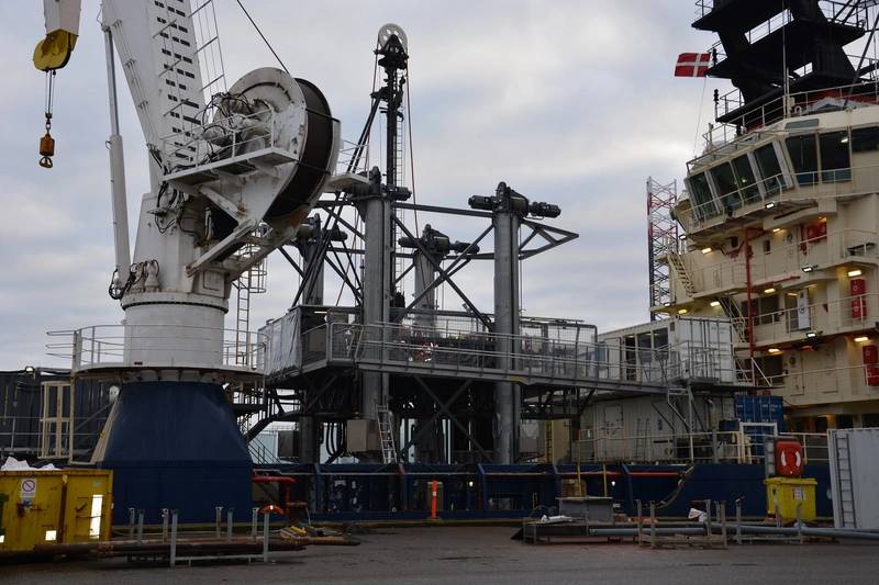 New Drill Ship Equipped With AHC Drilling Platform