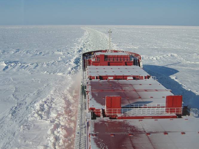 Azipod and DAS make it possible for Norilsk Nickel’s five container ships to sail bow first in open water and stern first in thick and heavily ridged ice. They can cut through 1.7 meters of level ice and more than 10 meters of ridged ice with considerably less installed power (13 megawatts) and lower energy consumption than conventional diesel-driven vessels of the same weight and hull design. (Photo: ABB)