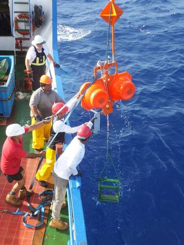 Free Fall Grab being recovered after safely travelling to the seafloor 5,124 meters below the vessel. © Moana Minerals Ltd / Ocean Minerals LLC
