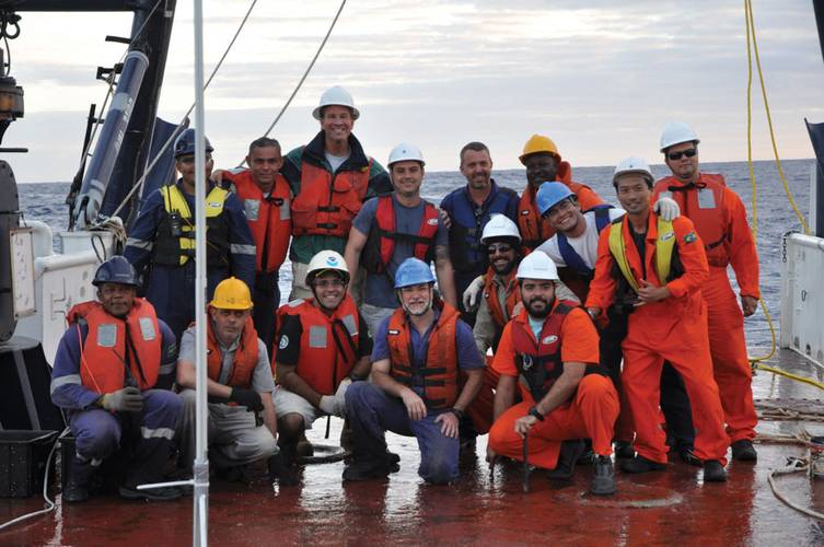 The Team Chief Scientist for the ATLAS-B cruise was Carlos Franca along with IOUSP RV Alpha Crucis crew and the AMBIDADOS/RDSEA team: Marcelo Toffoli, Leonardo Kuniyoshi, Marcelo Perantoni, Rick Cole and invited researcher Leonardo Barreira (Co-Author), from the IEAPM.  