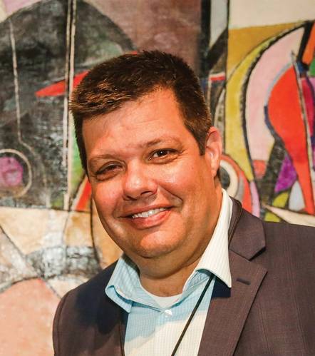 Chris Gibson, VP of Sales & Marketing at VideoRay.