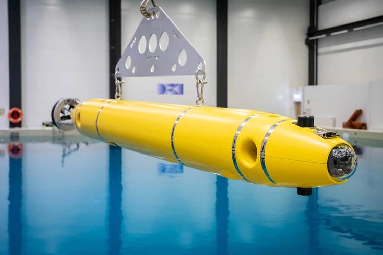 The AUV DeepLeng in the Maritime Exploration Hall at the DFKI in Bremen. Copyright: DFKI, Annemarie Popp