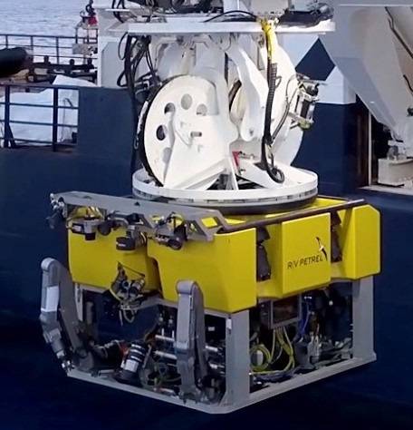 ROV deployment from the RV Petrel (Photo: 3U)