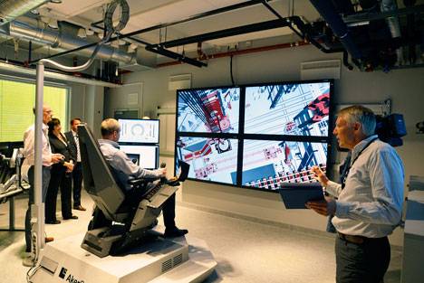 At the drilling lab the visitors were given a demonstration of tailored technology used to improve the efficiency of drilling operations (Credit Statoil) 