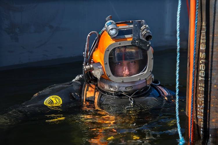 The Falcon can make a safety assessment before sending divers down. Photo by Peter Steen