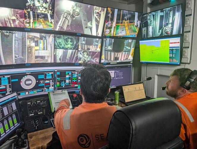 Seas Geosciences operators monitor and analyze data transmitted from their subsea geotechnical survey equipment (Credit: Seas Geosciences)