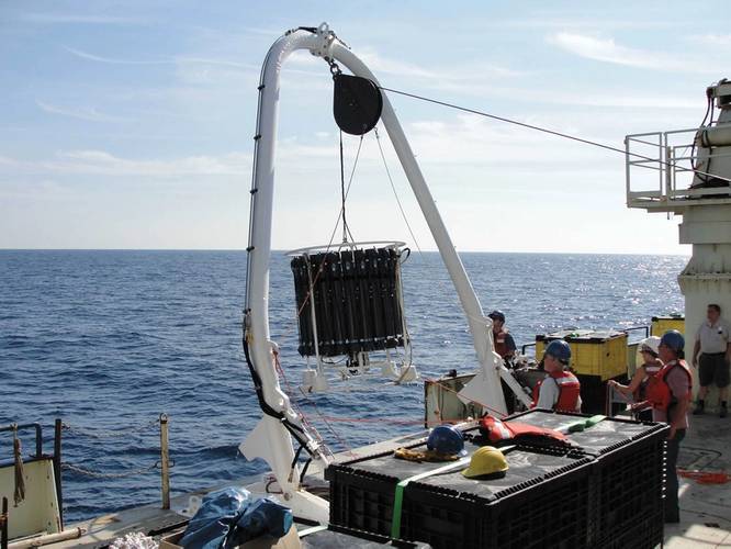 GEOTRACES carousel deployment from vessel. Image: Cortland