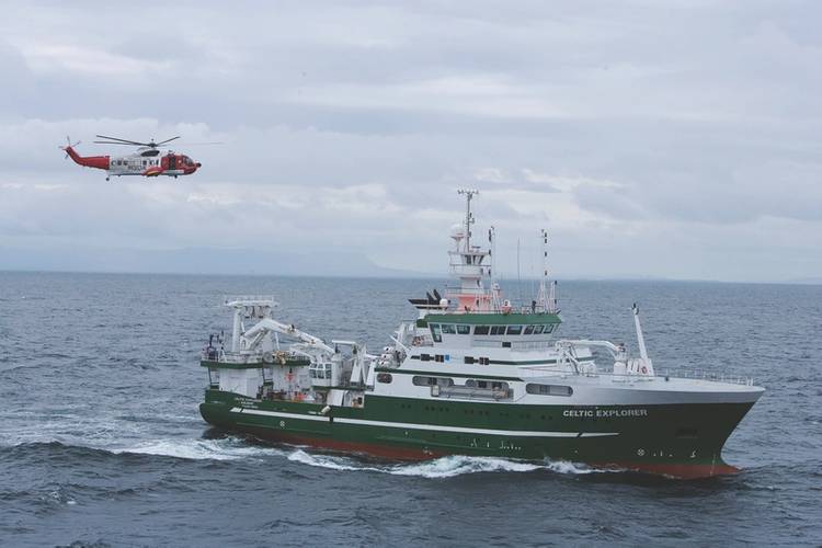 Helicopter rescue service drill on the Marine Institute’s research vessel Celtic Explorer. (Photo: David Branigan, Oceansport © Marine Institute)