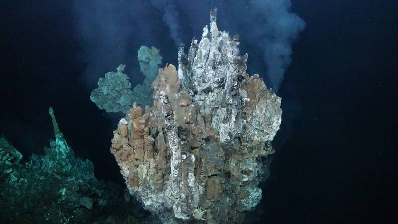 An international research team has discovered a new high-temperature hydrothermal vent field that hosts several 10- to 15-meter-tall actively venting chimney clusters.  Scientists located the vent field in the Pacific Ocean off the Western Galápagos Islands utilizing state-of-the-art mapping technologies not often used in scientific exploration. The discovery marks the second newly located hydrothermal vent field in the region around the Galapagos Islands found by scientific teams on board the S