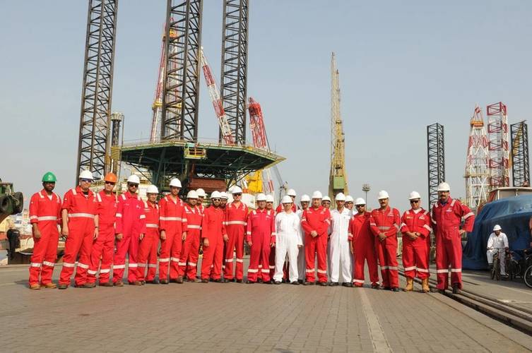 DDW & NDC team near Al Ittihad (Photo: Drydocks World)