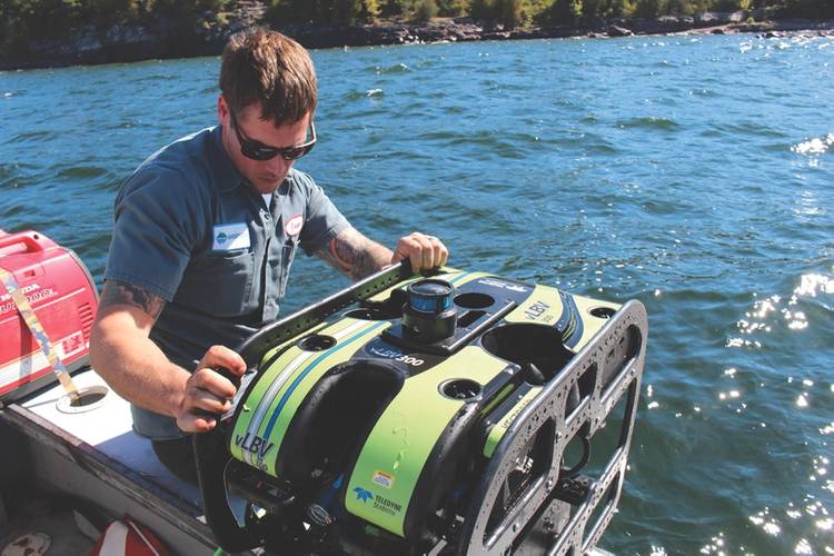 Jason LaShelle gets SeaBotix SmartFlight 2.0, a Greensea system, ready for testing (Photo: Greensea)