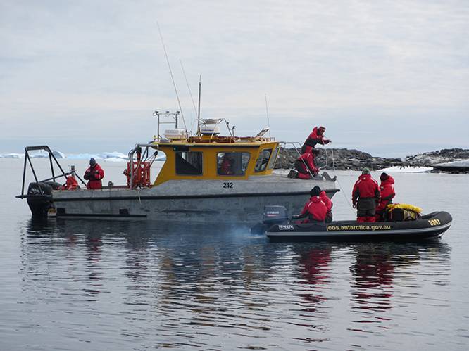 Joint hydrographic and seabed characterization survey in coastal waters off Davis station, Antarctica. (Photo: Royal Australian Navy)