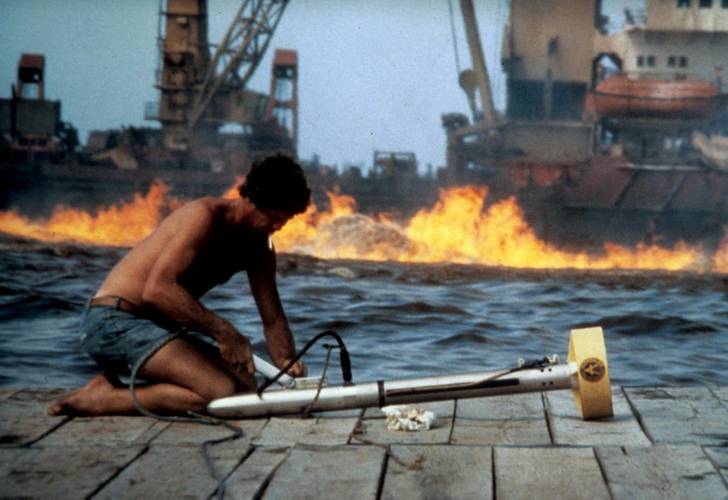 Klein Side Scan Sonar was used to map the ocean floor near the Ixtoc oil field blowout. (courtesy Martin Klein and the MIT Museum)Klein Side Scan Sonar was used to map the ocean floor near the Ixtoc oil field blowout. (Photo courtesy Paul Kronfeld and Martin Klein / MIT Museum, from the Martin Klein Collection)