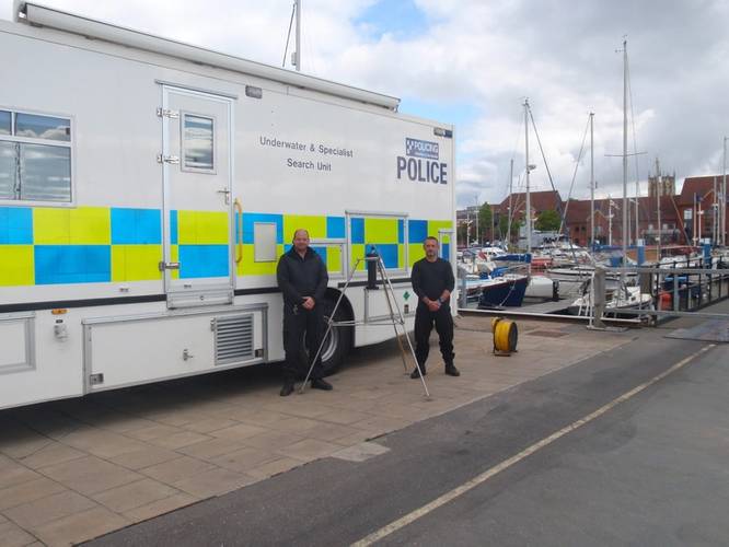 (L-R) PC Mark Breeze and Sergeant Steve Birss of Yorkshire and the Humber Police marine unit showcasing Tritech’s SeaKing Hammerhead System