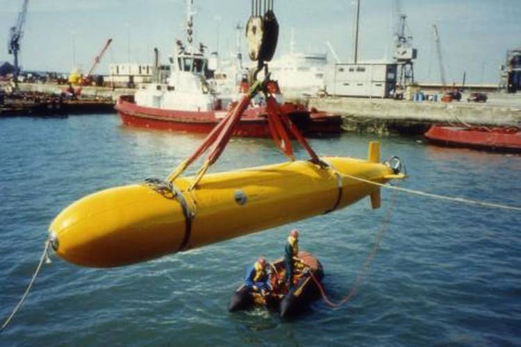 The NOC's first Autosub mission in July 1996. Image courtesy National Oceanography Center