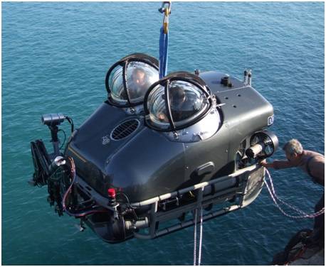Nuytco’s Dual Deepworker manned submersible with Hydro-Lek CRA6 and RHD4 arms (Photo: Hydro-Lek)