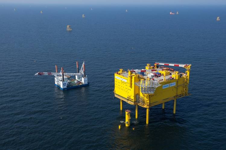 The offshore platform is fixed at a height of 22 meters above sea level to protect it even against giant waves and the rough seas they produce. HelWin1 is designed for decades of operation in the rugged North Sea and will be monitored and controlled from land when it has been commissioned.