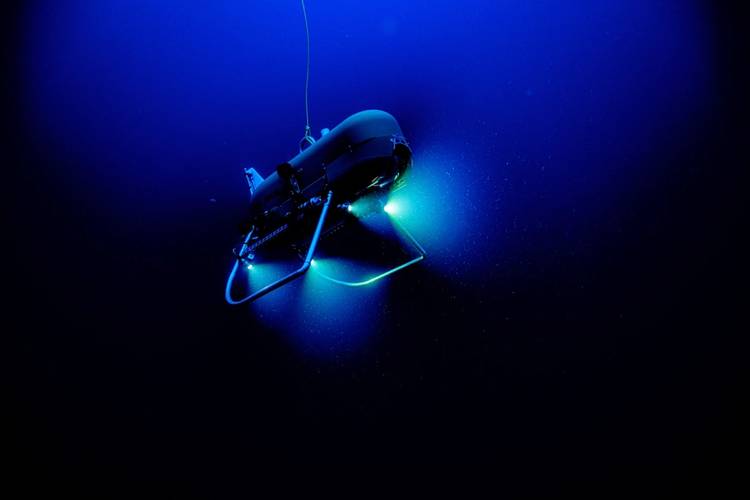 AUV Orpheus operating underwater. Image by Marine Imaging Technologies, LLC, copyright Woods Hole Oceanographic Institution