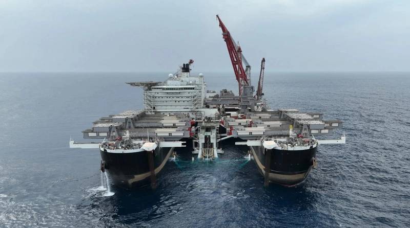Pipelaying ops for BP's GTA project (Credit: Allseas)