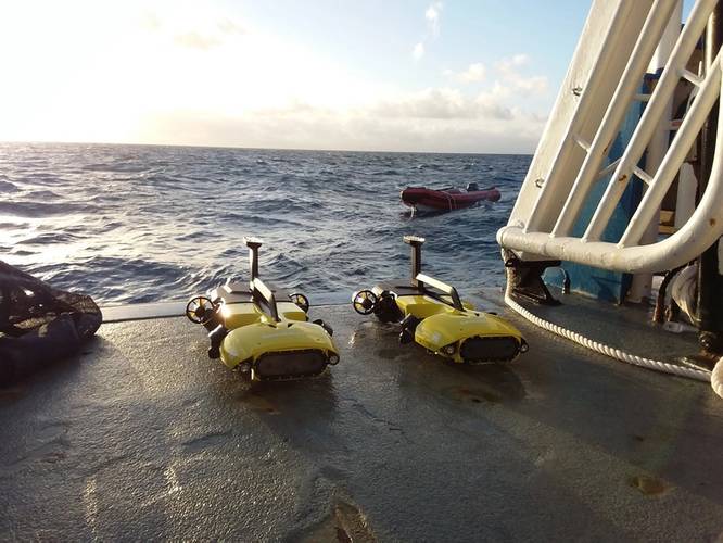 RangerBot over a reef (Credit Matthew Dunbabin/QUT)