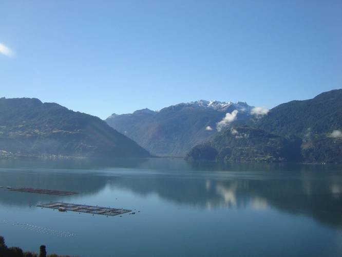 Reliable and constant measurements of environmental currents and other oceanographic environmental conditions can markedly improve the performance of fish farms in Chile. (Photo: Nortek)