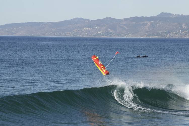 The remote controlled buoy EMILY (Emergency Integrated Lifesaving Lanyard) can cruise through rip-currents and swift water to reach distressed swimmers (Photo: Hydronalix)