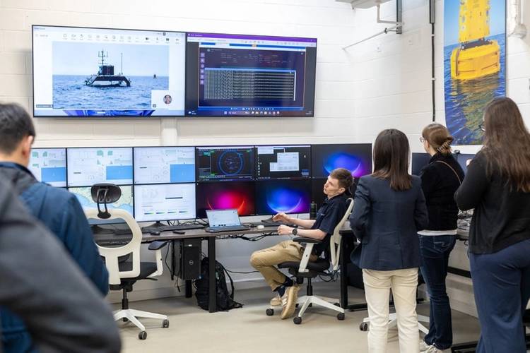 From PML’s remote operations centre, visitors were able to view live feeds, showing tracking and data telemetry from the AUVs and Sonardyne’s Origin 600 ADCP to the PIONEER USV. Photo from Sonardyne.