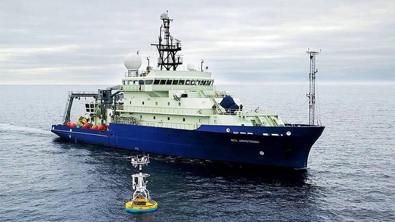 The research vessel Neil Armstrong arrived to recover a surface mooring that is part of the OOI Global Array in the Irminger Sea south of Greenland in 2016. (Photo by James Kuo, Woods Hole Oceanographic Institution)