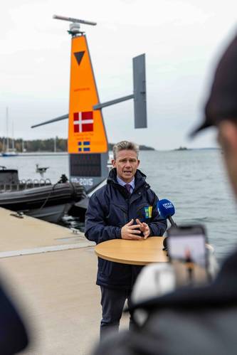 © Saildrone