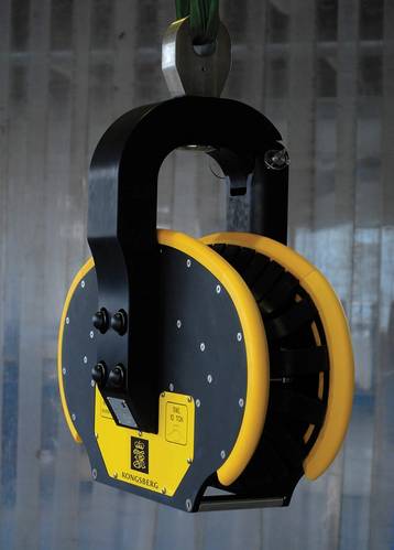Sales Slump Gun winch and  fairlead seismic  array handling gear. Courtesy Kongsberg Evotec