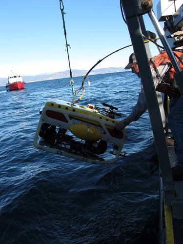 Scientists recover an ROV during fish surveys offshore the California coast (Photo by Ann Bull, BOEM)