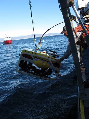 Scientists recover an ROV during fish surveys offshore the California coast (Photo by Ann Bull, BOEM)