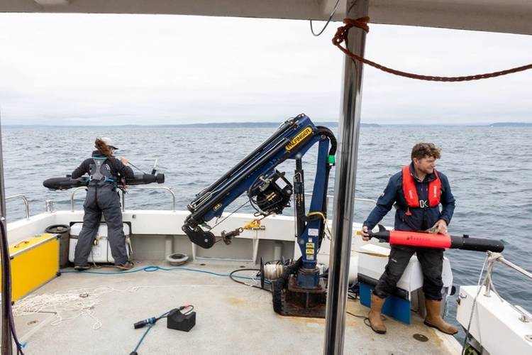 Seaber Yuco and ecoSUB Robotics being deployed from Sonardyne’s Echo Explorer survey vessel in Smart Sound Plymouth. Photo from Sonardyne.