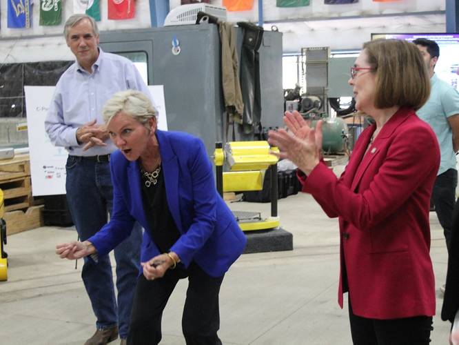Secretary Jennifer Granholm, US Department of Energy, discusses the importance of renewable energy at a visit to the O.H. Hinsdale Wave Research Laboratory on the Oregon State campus (photo: Theresa Hogue)