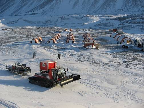 A self-sufficient camp for 40 people can be built in two weeks and a camp for 200 in two months.