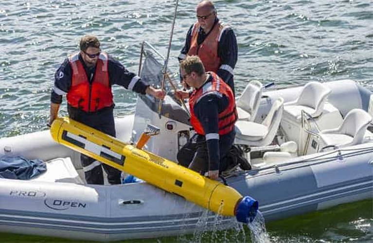 The Sonardyne Solstice multi-aperture sonar makes the two-man portable Bluefin-9 the most effective mine-hunting and hydrographic AUV of its class. (Sonardyne image)
