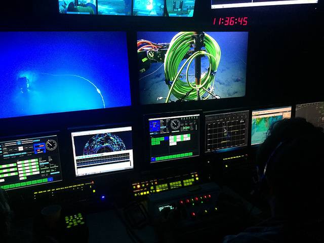 The live dive streams in the control room on EV Nautilus (Photo: ONC)