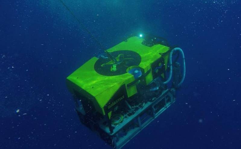 SuBastian on a test dive at Santa Rosa Reef, Guam (Photo Schmidt Ocean Institute)