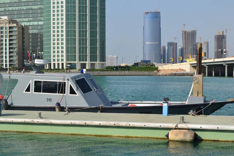 Survey vessel installed with EM 2040 (Photo courtesy of Unique Maritime Group)