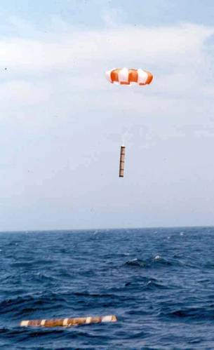 APEX EM (Teledyne Webb Research)
The APEX Electro-Magnetic (EM) float helps researchers gather greater details on motion within the water column. APEX EM floats are being used increasingly by researchers to better understand and predict major weather events and climate events, such as hurricanes. The autonomous drifting ‘Electromagnetic Profiling’ float (APEX-EM) can precisely measure water column current velocity by using motionally-induced electric fields, which are themselves generated by oce