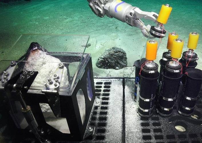 Testing the manipulator arm and biological boxes (Photo Schmidt Ocean Institute)